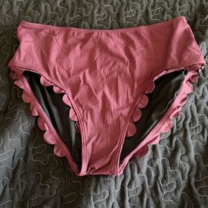 NWT Women’s Scalloped Ribbed Bikini Bottom - Red Wine Color